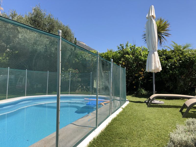 Mesh Fence Panel with Clear Visibility